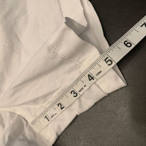 Old Navy Women's Low Rise Cotton Blend Stretch Cuffed Shorts White Size 4 - Picture 5 of 6